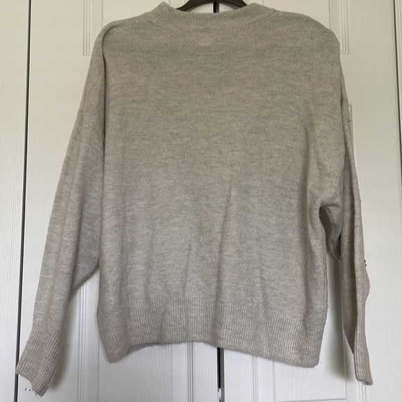 H&M • Cream Sweater - Picture 2 of 4